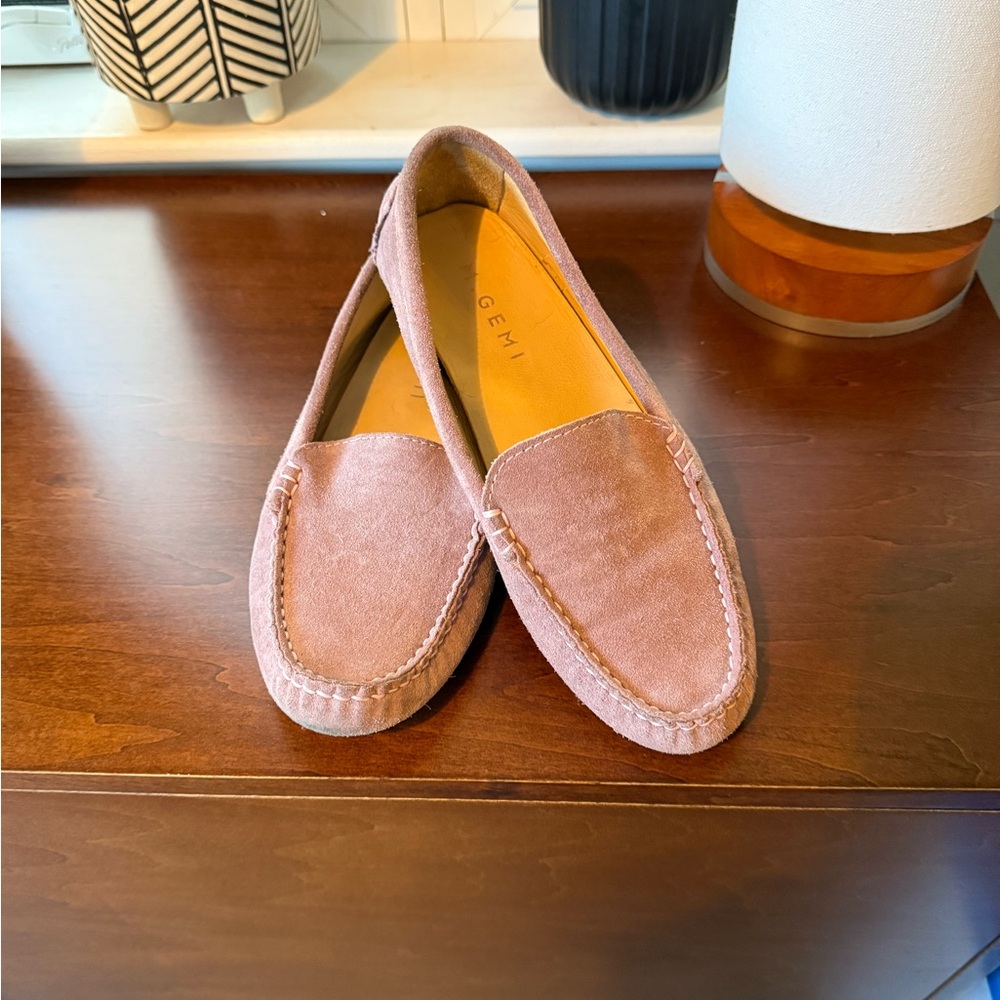M. Gemi The Feliz Suede driving loafer in blush pink